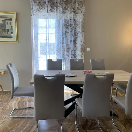 Апартаменты Spacious Renovated Marousi Kat Maroussi
