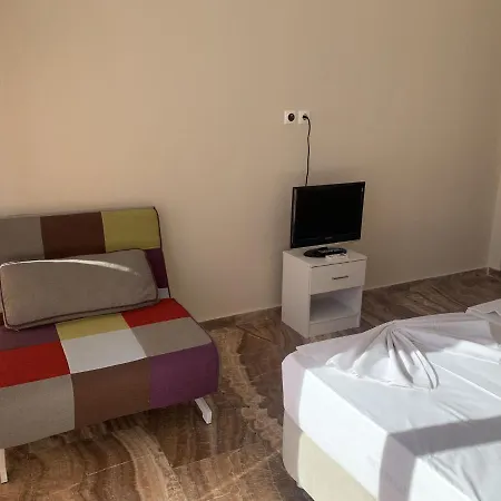 Spacious Renovated Marousi Kat Апартаменты *